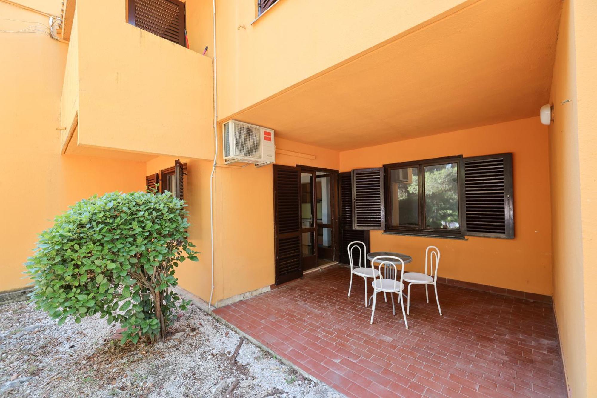 Apartments Medena Budget Trogir Ngoại thất bức ảnh