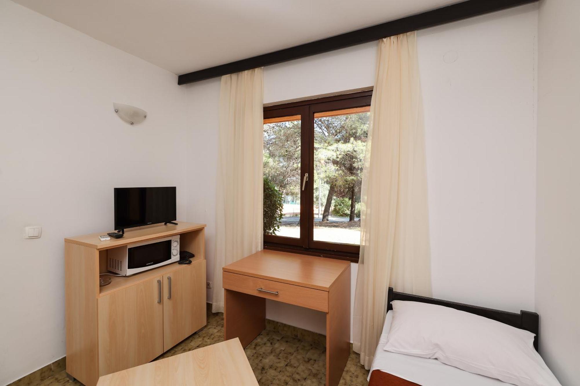 Apartments Medena Budget Trogir Ngoại thất bức ảnh