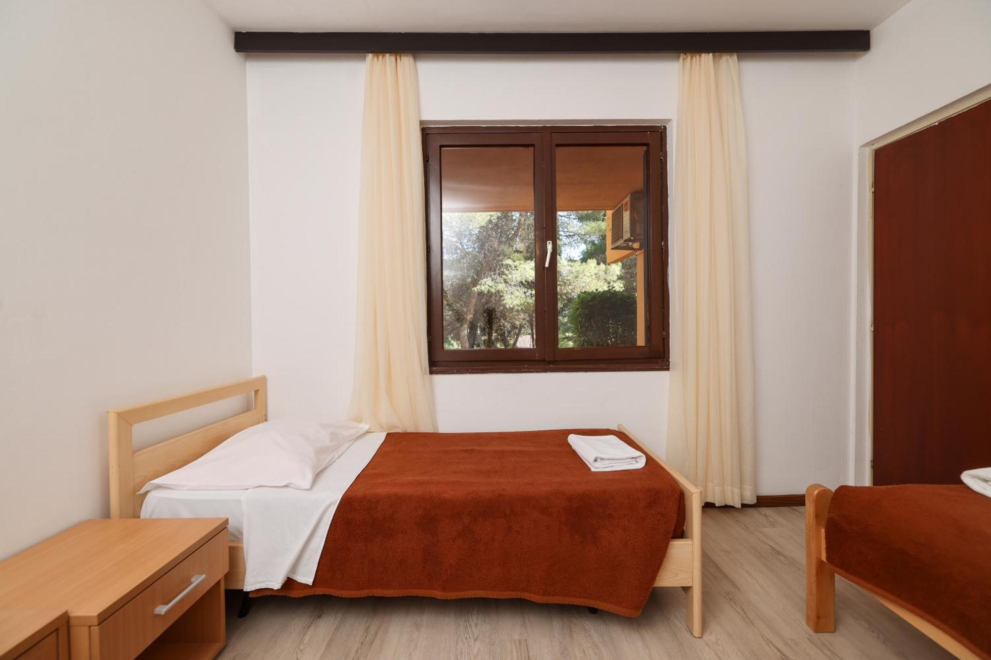 Apartments Medena Budget Trogir Ngoại thất bức ảnh