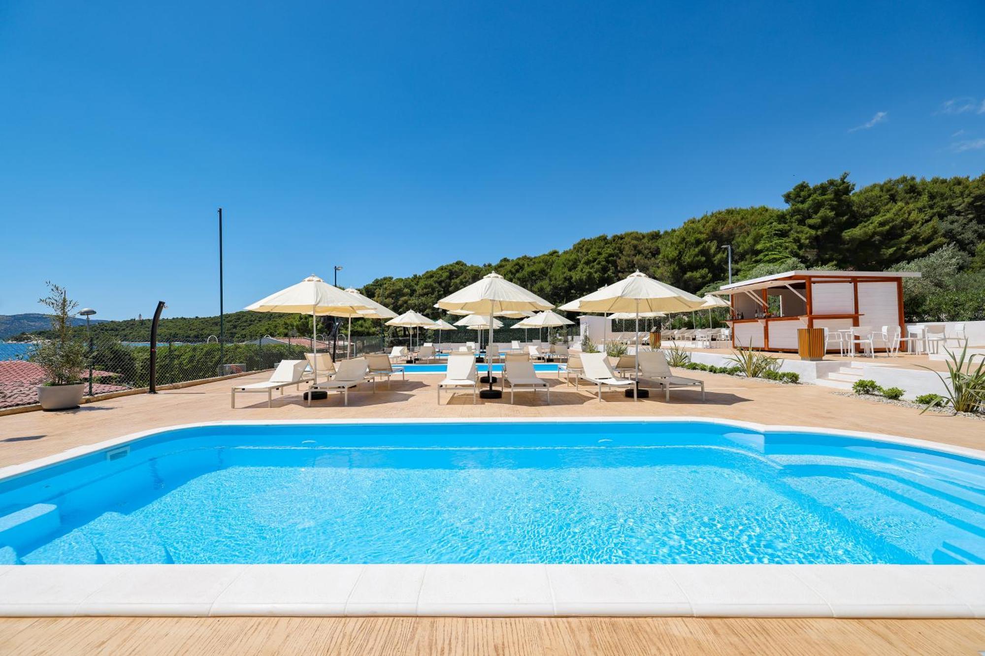 Apartments Medena Budget Trogir Ngoại thất bức ảnh